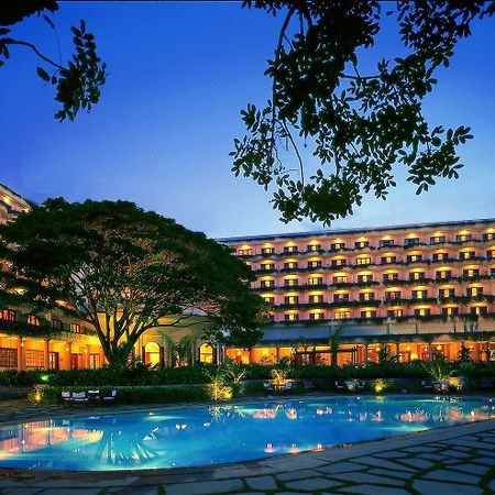 The Oberoi Bengaluru Otel Dış mekan fotoğraf The Imperial Hotel