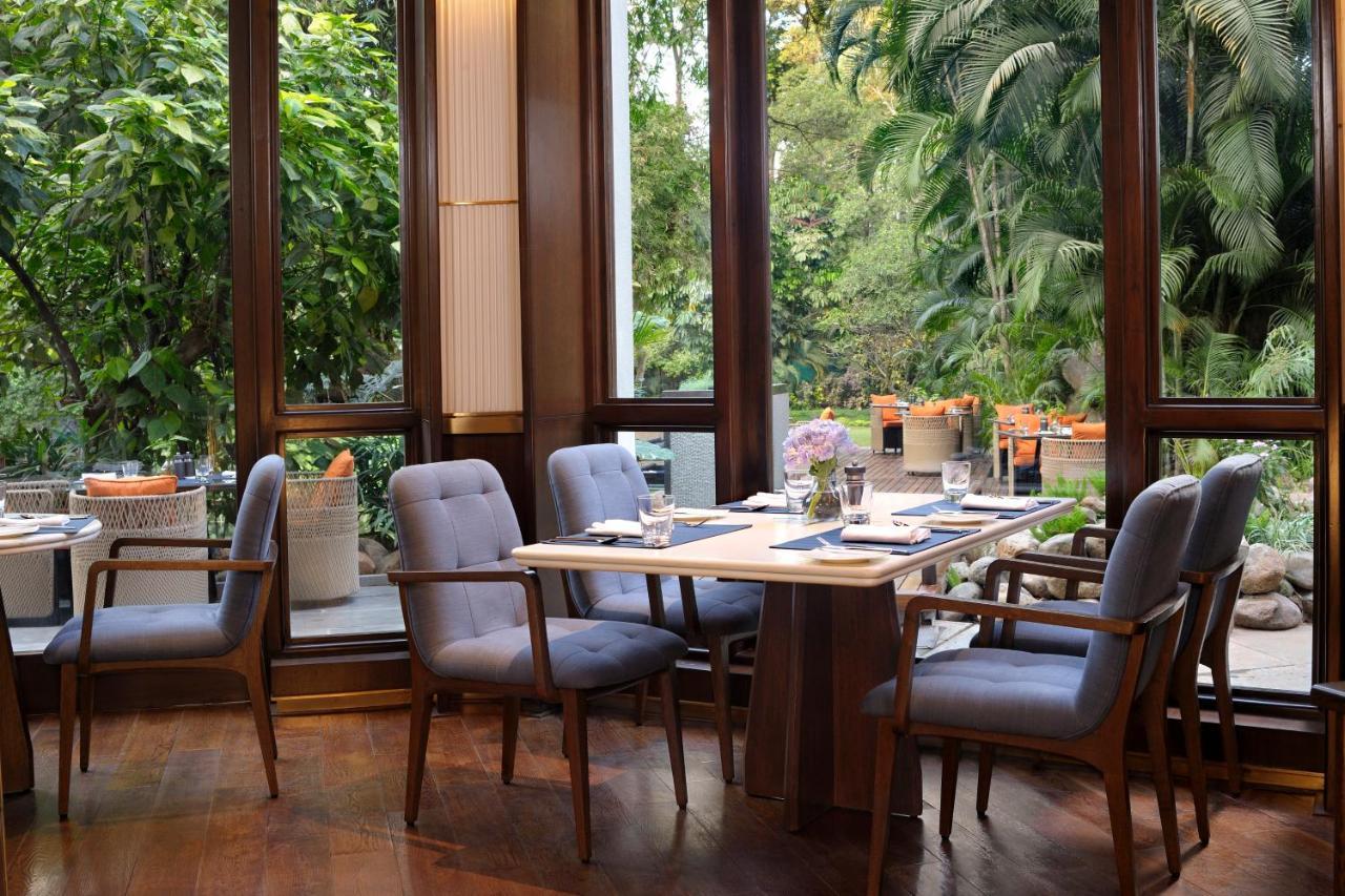 The Oberoi Bengaluru Otel Dış mekan fotoğraf The interior of the restaurant