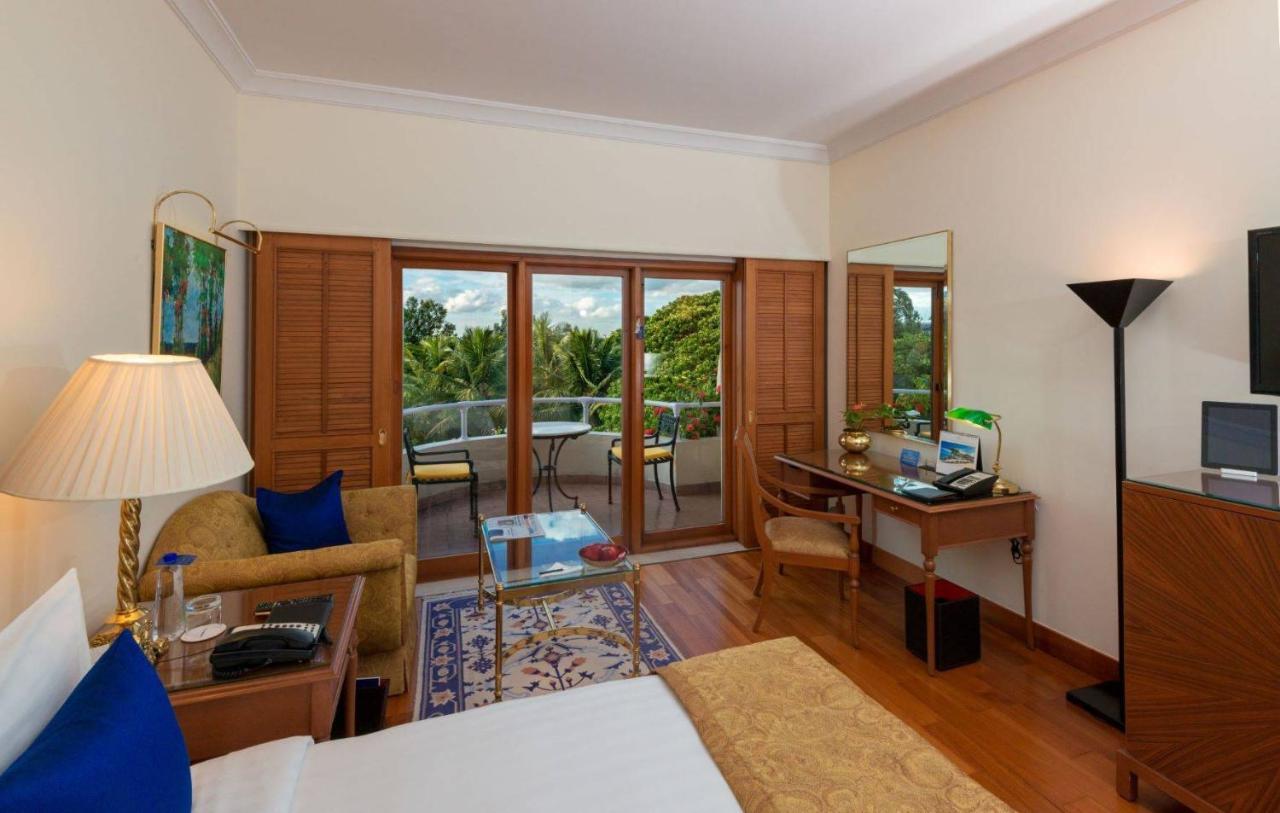 The Oberoi Bengaluru Otel Dış mekan fotoğraf A room at the Taj Bengal