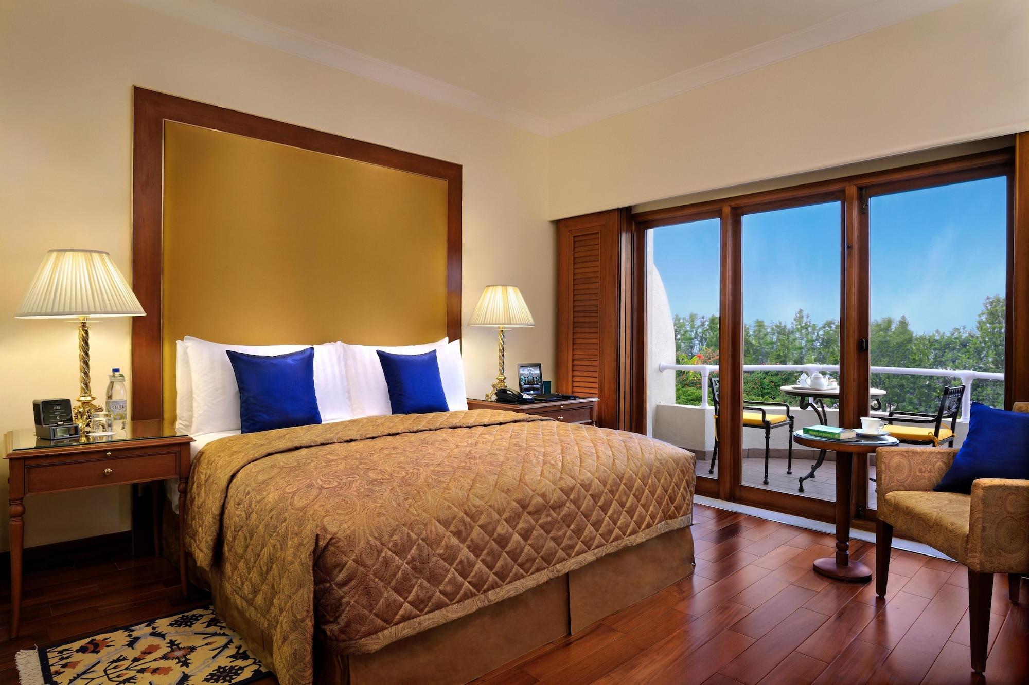 The Oberoi Bengaluru Otel Dış mekan fotoğraf A room at the Taj Bengal