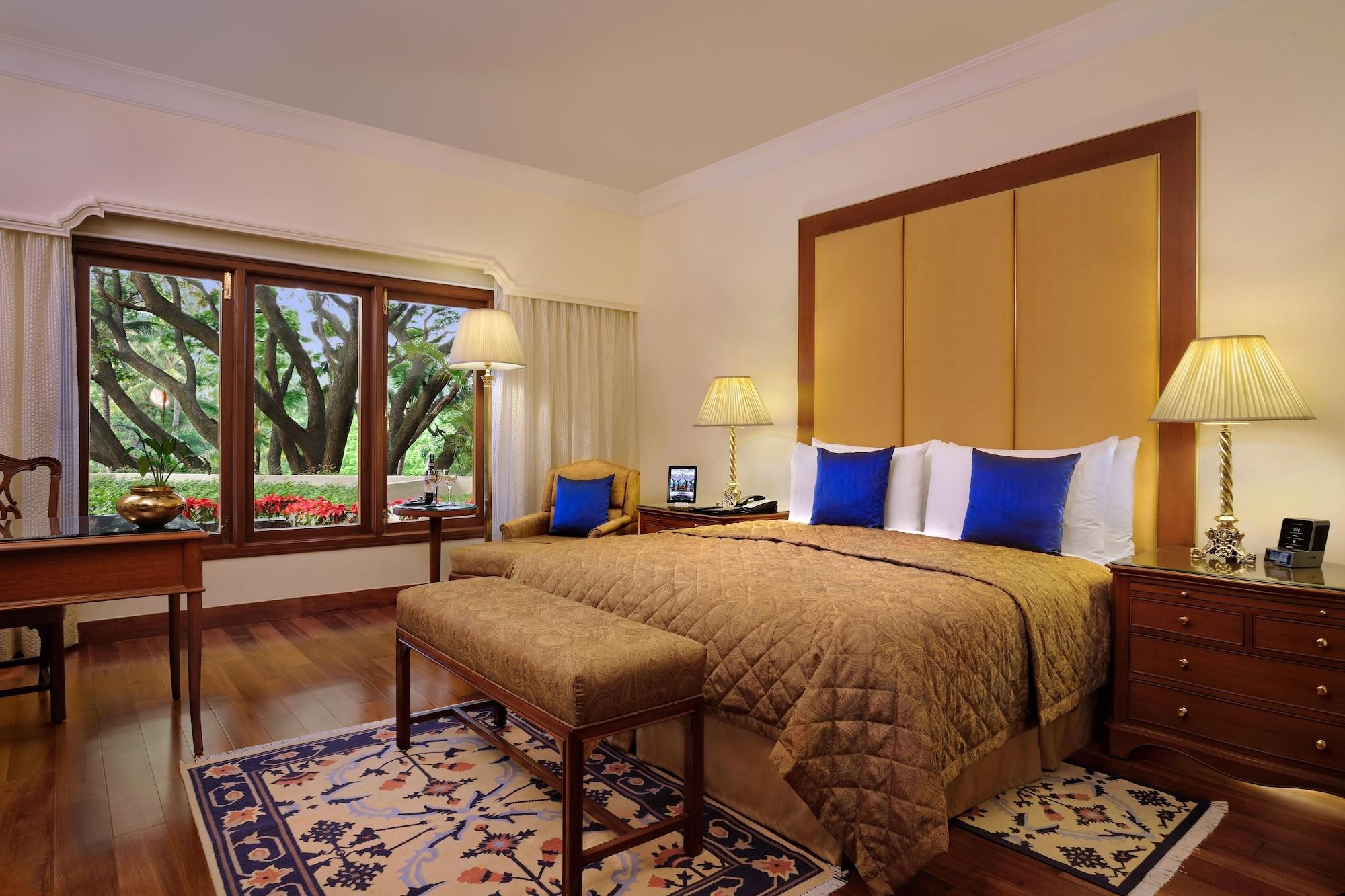 The Oberoi Bengaluru Otel Dış mekan fotoğraf A room at the Taj Bengal