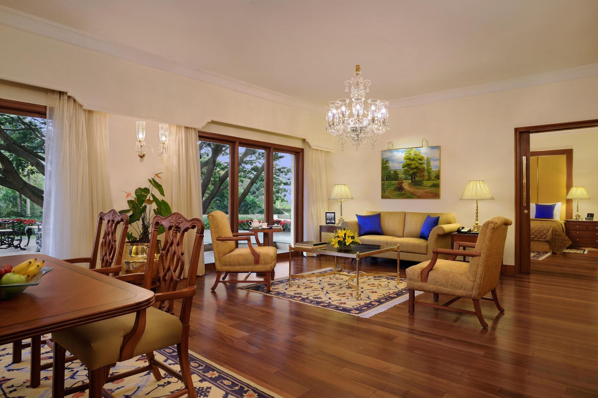 The Oberoi Bengaluru Otel Dış mekan fotoğraf A suite at the Taj Bengal